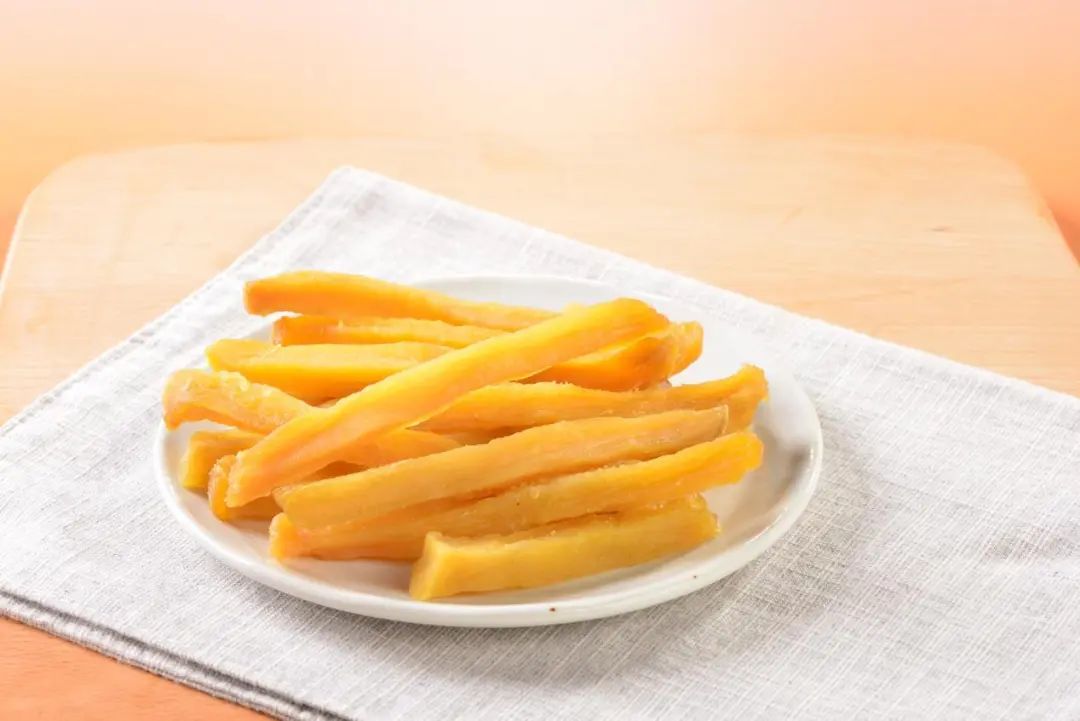 「自然紅薯干」