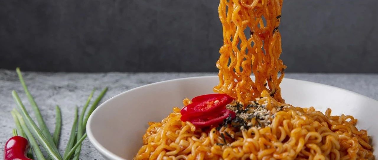 進(jìn)口食品來襲！年輕人的胃被零食、酒飲、養(yǎng)生食品“拿捏”了！